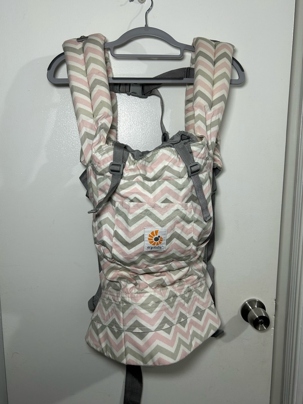 Ergo Baby Pink & Gray Chevron